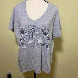 Disney Mickey and Friends Character T-Shirt Size L